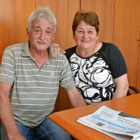 Joško s sestro Mojco, ki je “kriva”, da je spet pristal v 
časniku. 