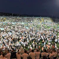 Po nedeljski zmagi nad Cibalio so reški navijači preplavili 
zelenico stadiona na Rujevici.