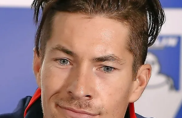 Nekdanji motociklistični svetovni prvak razreda motoGP, 
Američan Nicky Hayden, je včeraj izgubil bitko za življenje. 