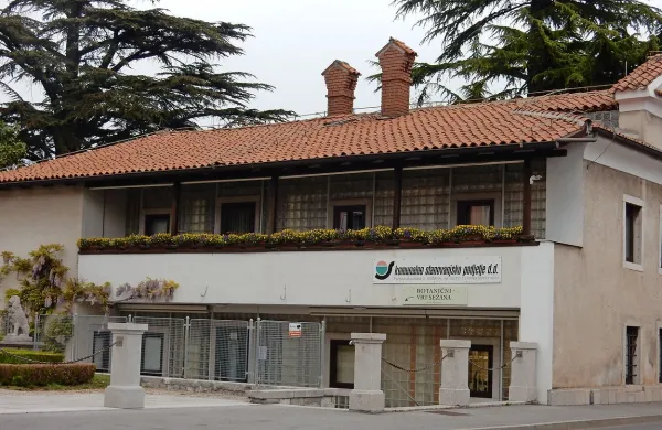 Jutri bodo na skupščini Komunalnega stanovanjskega podjetja Sežana glasovali o novem nadzorniku, zastopniku malih 
delničarjev.    