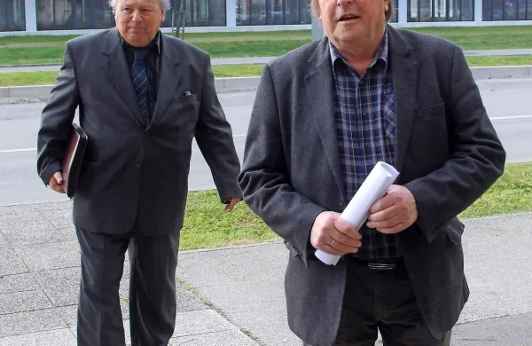 Na koprskem sodišču se je včeraj nadaljevalo sojenje Andreju Grahorju (levo) in Viljemu Orlu. 