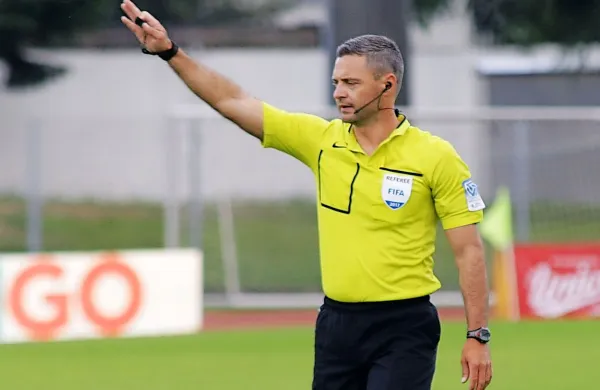 Koprčan Damir Skomina bo drevi sodil v svojem prvem  
evropskem finalu.