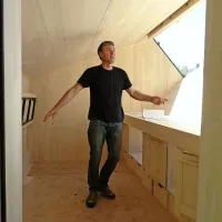  Takšna je notranjost hišice za apiterapijo.