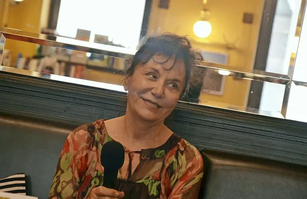 Miranda Caharija: “Vsem svojim kolegom želim, 
da bi imeli priložnost, da bi ogromno igrali. 
Igralec mora igrati in se zabavati.   Zame je bila 
igra vedno tudi zabava.” 