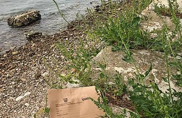 Trupelce so policisti našli v morju, 
blizu  puljskega zaliva Mandrač.