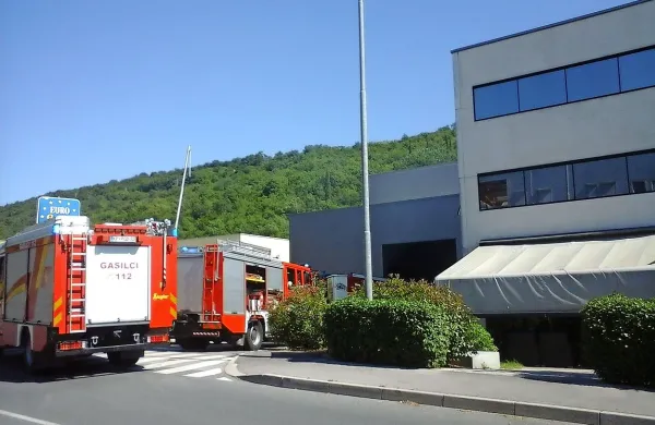 Gasilci odhiteli v lucijsko pražarno kave