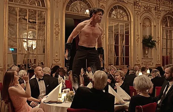 Na 70. filmskem festivalu v Cannesu je zlato palmo prejel 
švedski film The Square Rubena Östlunda.