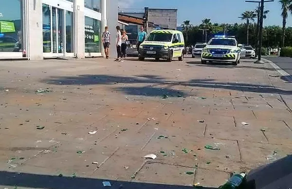 Približno 50 razgretih goriških navijačev je v soboto popoldne 
povzročilo incident pred barom Calypso na koprski promenadi.