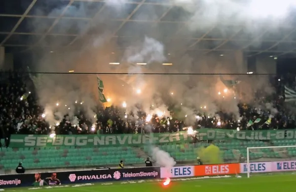 V Koper pridejo tudi navijači iz skupine Green Dragons.