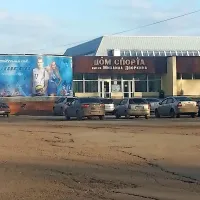 Dvorana Jeniseja v mrzli sivini sibirskega Krasnojarska.