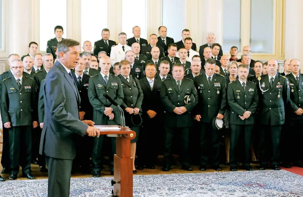 Predsednik republike Borut Pahor je priredil sprejem ob 20. 
obletnici sodelovanja Slovenije v mednarodnih operacijah in 
na misijah.