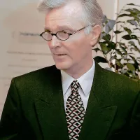 Prihod Milana Jelenca med nadzornike Luke Koper opazovalci ocenjujejo kot morebitni korak v smeri oblikovanja 
logističnega holdinga med Luko in Slovenskimi železnicami. 
