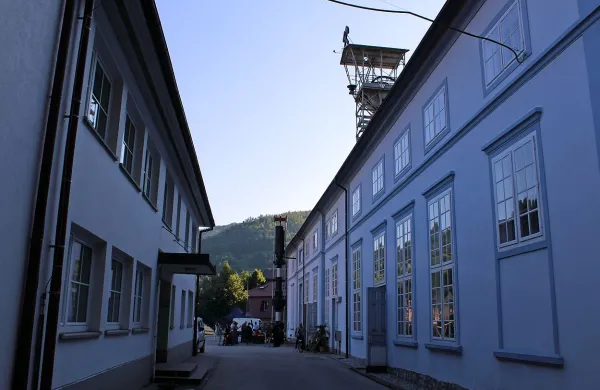 Sedež CUDHg ostaja v prostorih rudniškega jaška Frančiške, 
ob ohranjeni tehnični dediščini in geološki zbirki.