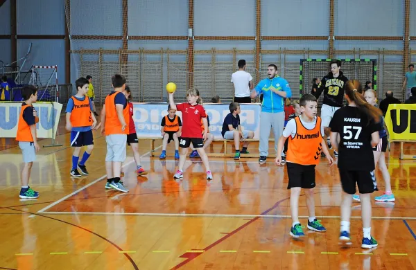 V dvorano novogoriškega športnega parka se vrača živahen 
rokometni utrip.