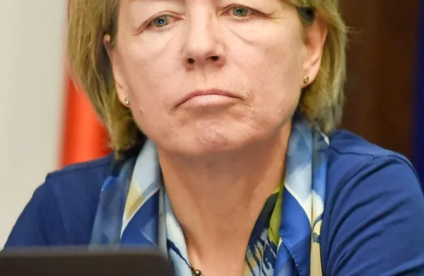 Marta Grgič Vitek: “Nesprejemljivo je, da v danes 
v Evropi otroci umirajo zaradi ošpic.” 