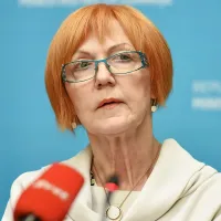 Jožica Maučec Zalokar: “Na Obali bodo v stiku s 
tujimi turisti, pri katerih ni jasno, ali so cepljeni 
ali ne.”