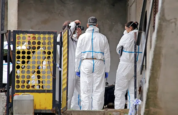 Kraševca, ki je priznal, da je umoril svojega brata in staro 
mamo, so pred  približno dvema tednoma iz koprskega 
pripora premestili na mariborsko forenzično psihiatrijo. 