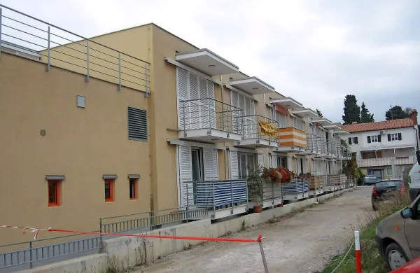 V četrtek bo podjetje Okolje Piran  s pooblaščenci za varstvo 
pri delu izvedlo vajo evakuacije iz objekta ob požaru. 