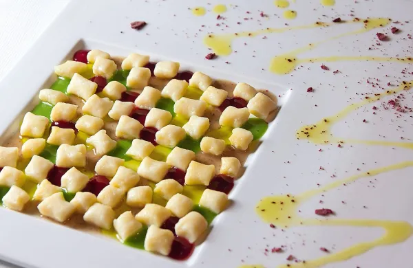  Primorski oziroma sredozemski Sloveniji se ponuja priložnost  
za nominacijo  za evropsko gastronomsko regijo.
