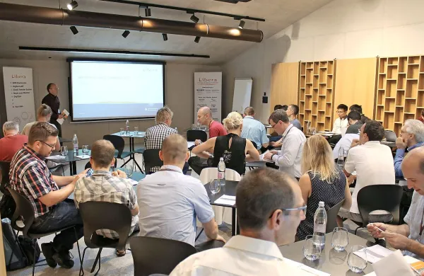 13. mednarodne Libera delavnice v Vili  Fana v Vipolžah se je 
udeležilo 22 strokovnjakov z desetih inštitutov in šestih 
držav.