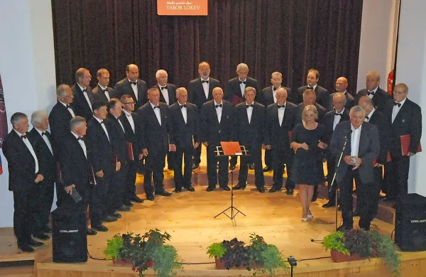 Ob 15. obletnici  so pevci Moškega pevskega zbora Tabor iz Lokve pripravili koncert. 