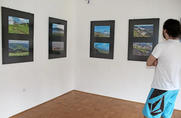  Razstava fotografij Silve Obid Življenje je lepo je že 19. v ciklu  
Naša fotografska obzorja.