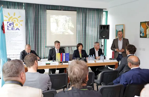 Konferenca o zeleni mobilnosti je bila uvod v popoldansko srečanje gospodarstvenikov. 