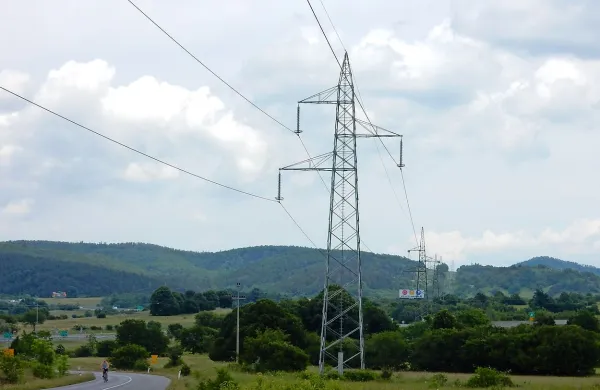 Eles je zaustavil prehod daljnovoda Beričevo-Divača z 220 na 
400 kilovoltov. 