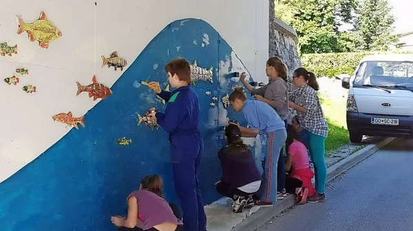 Podhod pod kobariško obvoznico je dobil barvito podobo.