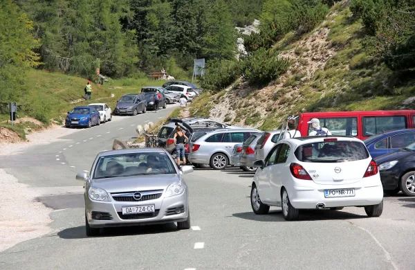 Direkcija RS za infrastrukturo bo obnavljala cesto na Vršič