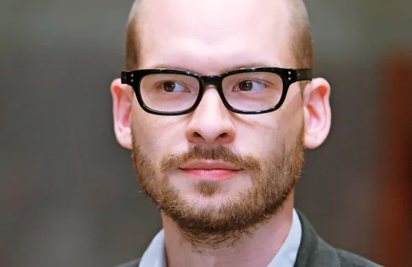 Matej Tašner Vatovec: “Prekarna oblika dela, kot 
obstaja v  Luki Koper, je nesprejemljiva za družbo v 
državni lasti.”