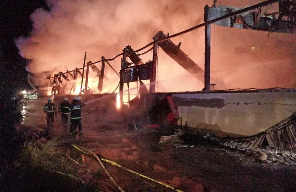 V Ljutomeru je zgorelo skladišče z odpadnimi svečami. 