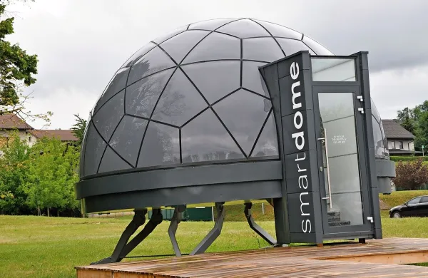 Modularne enoprostorske objekte s trdo lupino SmartDome 
je možno izdelovati tudi s pomočjo 3D tiskalnika.
