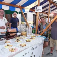 Oljke, vino in ribe pritegnili domačine in turiste (foto)