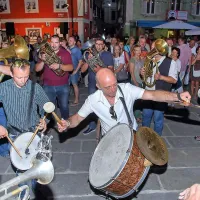 Oljke, vino in ribe pritegnili domačine in turiste (foto)