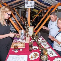 Oljke, vino in ribe pritegnili domačine in turiste (foto)