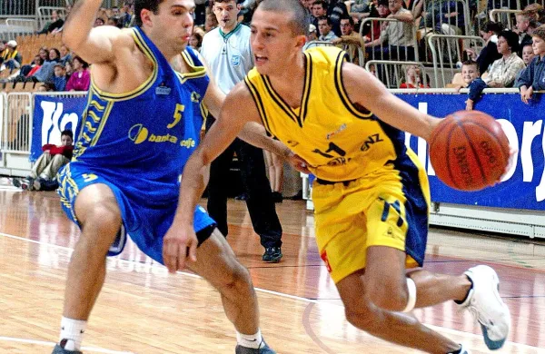 Nebojša Joksimović (na  fotografiji v dresu KK Koper iz leta 
2002) bo verjetno naslednja okrepitev KK Primorska.