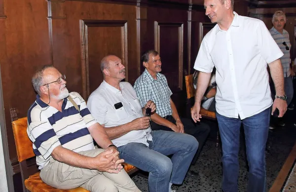 Dva tira prepričala svetnike, da so sami sebe povozili