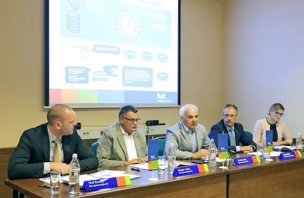 Vodstvo Hita načrtuje v prihodnje več pozornosti nameniti 
razvoju poslovnega, športnega in eno-gastronomskega turizma.