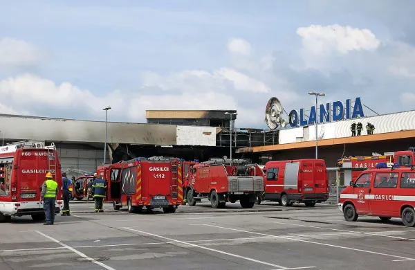  Danes zjutraj je v  trgovskem centru Qlandia Kranj izbruhnil 
požar.