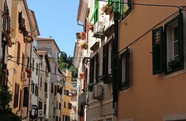  Finančna uprava bo v času turistične sezone poostrila nadzor 
nad oddajanjem nepremičnin v turistični najem.