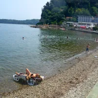 Plaža v Fiesi: pogled na zaliv proti Hotelu Barbara