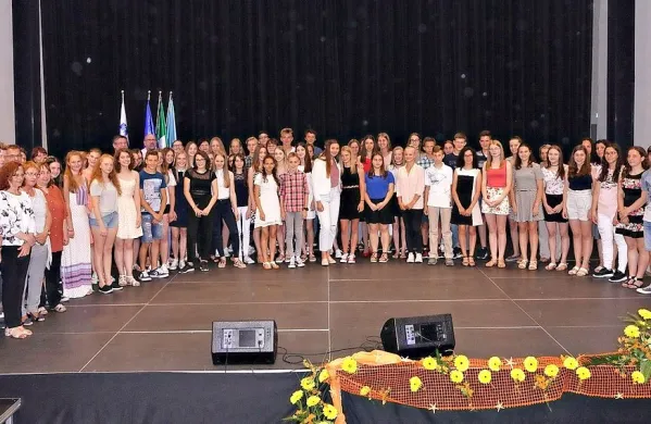 Priznanja koprskim odličnjakom