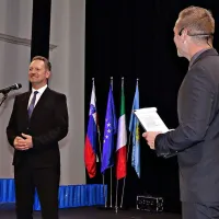 Priznanja koprskim odličnjakom