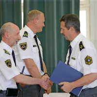 Ob dnevu policije so v Novi Gorici podelili &scaron;tevilna priznanja (foto)
