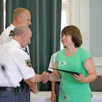 Ob dnevu policije so v Novi Gorici podelili &scaron;tevilna priznanja (foto)