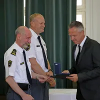 Ob dnevu policije so v Novi Gorici podelili &scaron;tevilna priznanja (foto)
