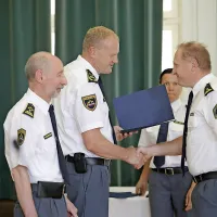 Ob dnevu policije so v Novi Gorici podelili &scaron;tevilna priznanja (foto)