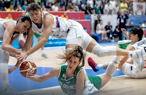 Slovenske košarkarice je na eurobasketu odlikovala bojevitost.