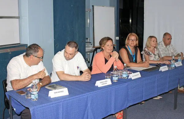 V šempetrski bolnišnici so včeraj pojasnili, da so z novim 
postopkom javnega naročanja cene medicinskih pripomočkov primerljive cenam v ostalih bolnišnicah.